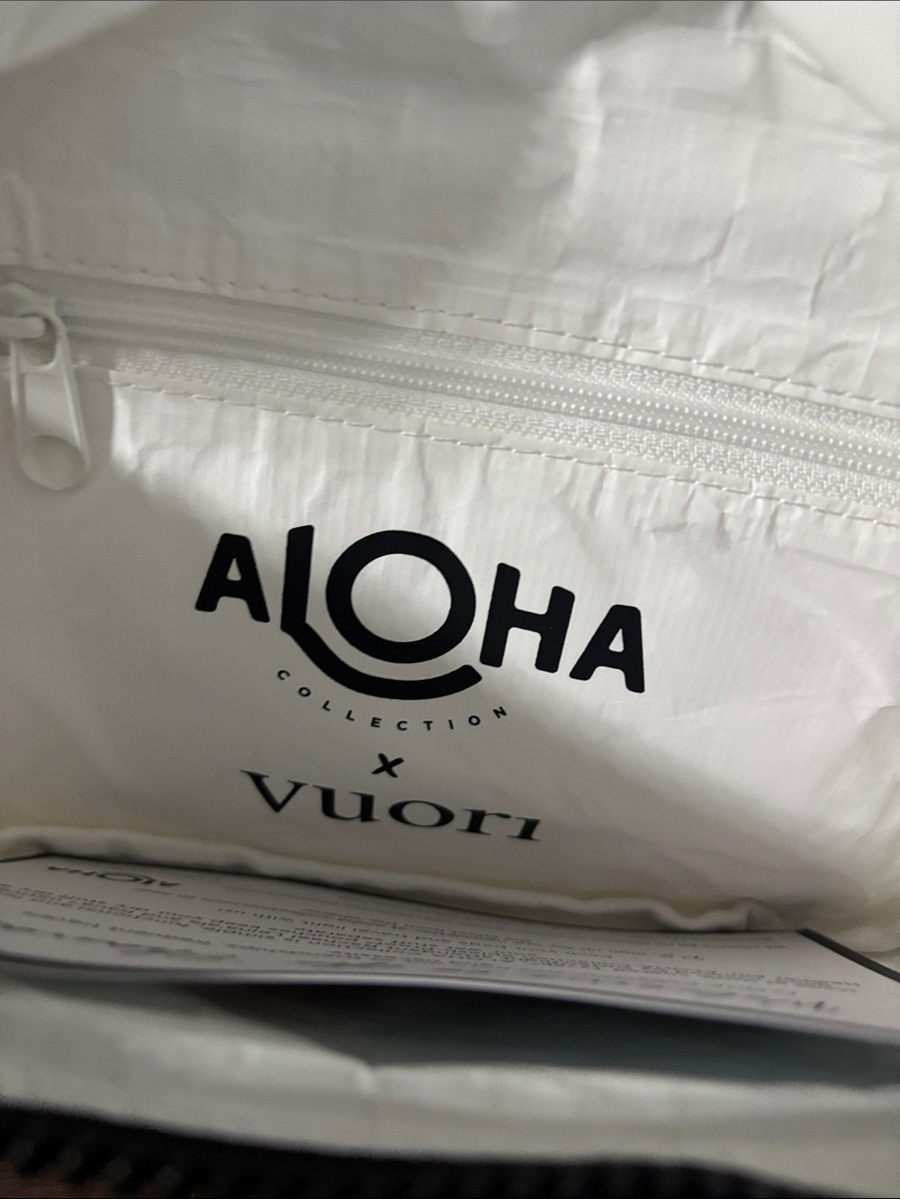 Vuori x Aloha White with Black Speckle Crossbody Waist Bag - Picture 3 of 4